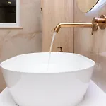 Avorio, Brac Apartamento