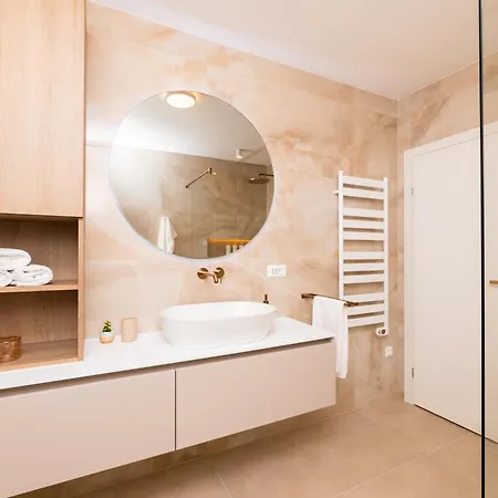 Avorio, Brac Apartman *
