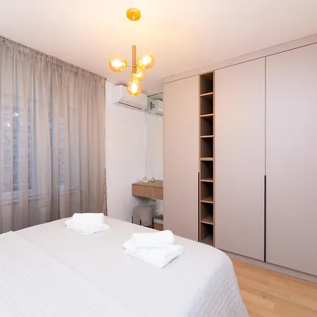 Avorio, Brac Apartamento Postira