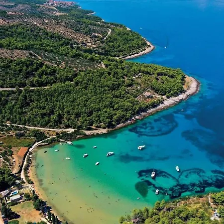 Avorio, Brac Apartment Postira