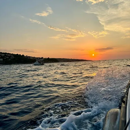 Avorio, Brac شقة *