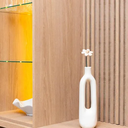 Avorio, Brac Appartamento *