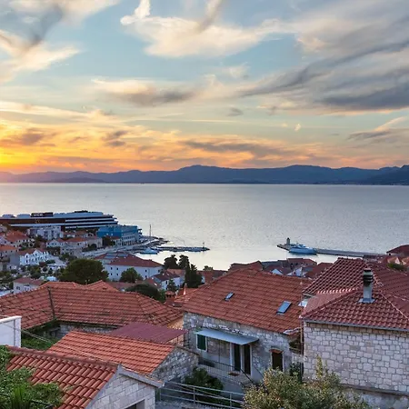 Avorio, Brac * Postira