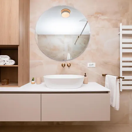 Avorio, Brac Appartamento